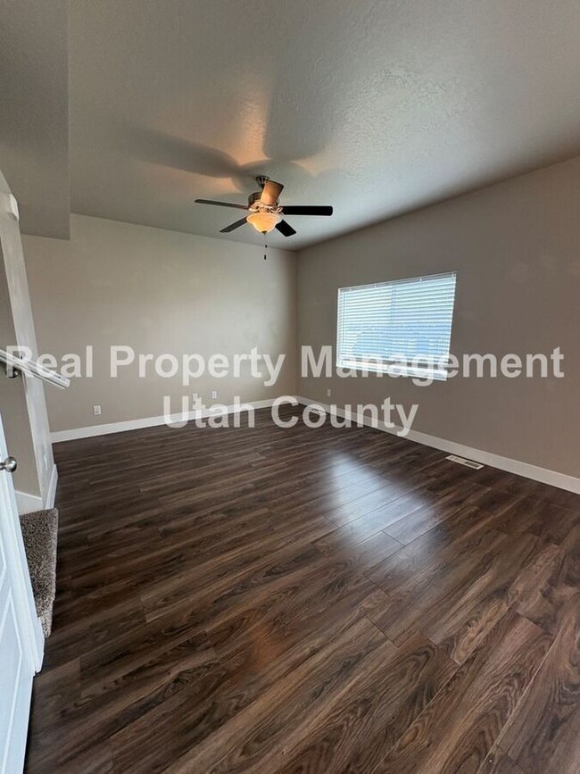 Building Photo - Half Off First Months Rent!! New Lower Rent!