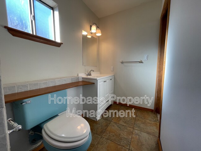 Building Photo - 2600 E Cliffside Dr
