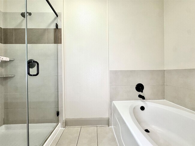 Building Photo - 3788 Richmond Ave.