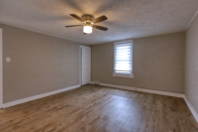 Building Photo - 119 Semmens St