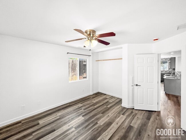 Building Photo - Beautiful 3BD/2BA W/ Updated Kitchen and A...