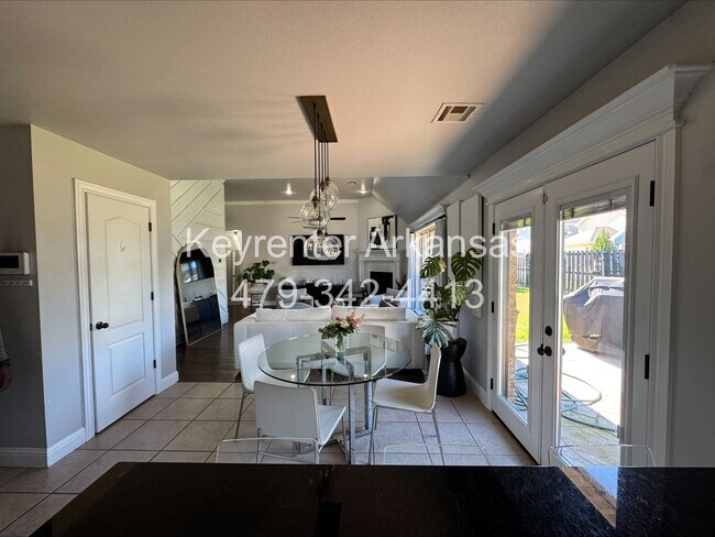 Building Photo - Beautiful Home | Prime Location