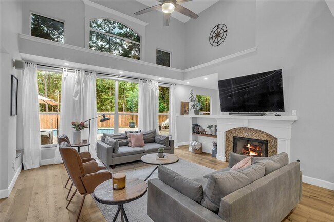 Building Photo - 211 Maple Path Pl