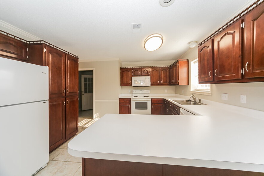 Building Photo - 7852 Tankerston Dr