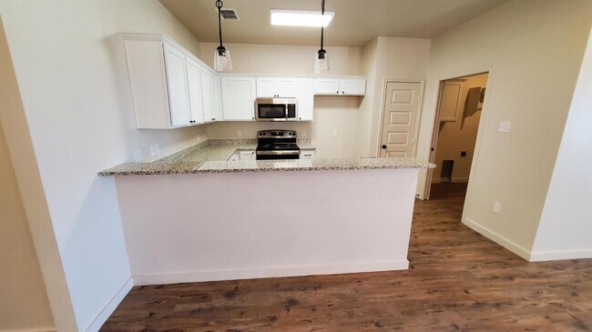 Building Photo - 1226 N 7th St