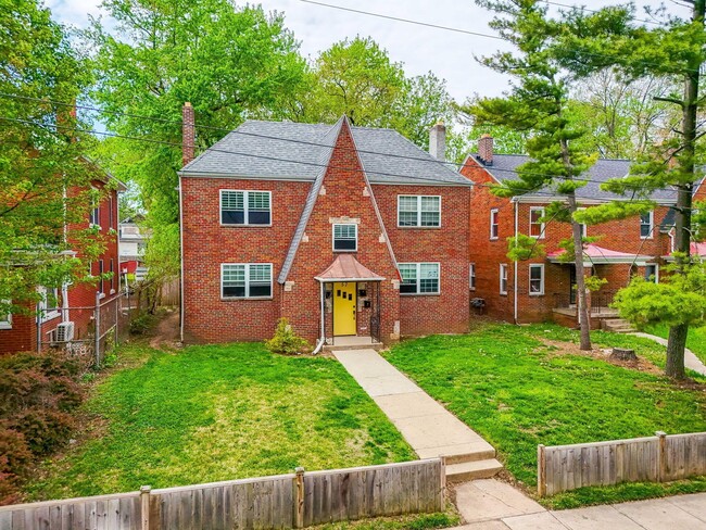 Primary Photo - 57 N Burgess Ave