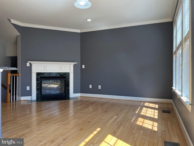 Building Photo - 787 Vestal St