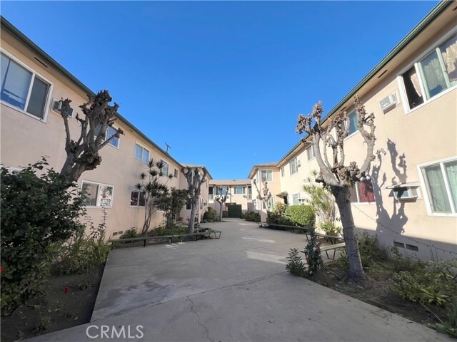 Building Photo - 6345 Templeton St