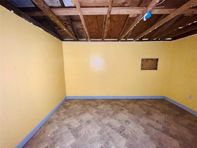 Building Photo - 6507 Longview St