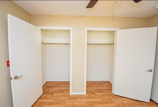 Building Photo - 427 Martin St