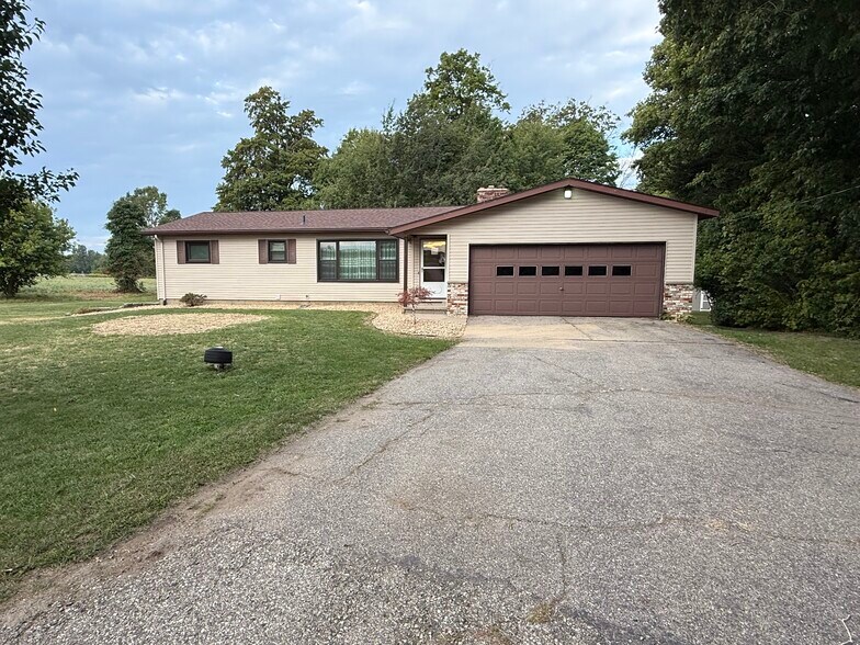 Primary Photo - 2301 24th Ave