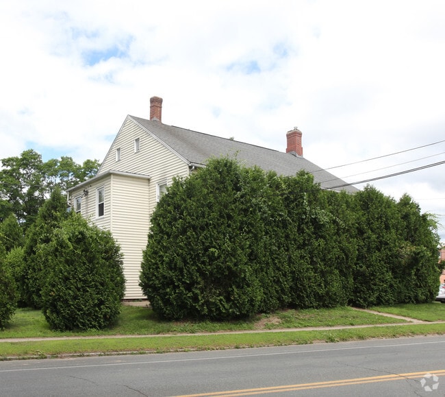 Building Photo - 366 Montague City Rd