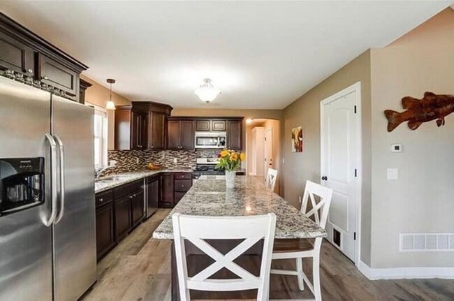 Building Photo - 8914 Red Hawk Ct