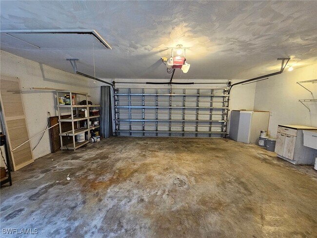 Building Photo - 1458 SE 13th St