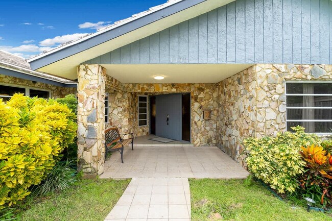 Building Photo - 1006 SE 6th St