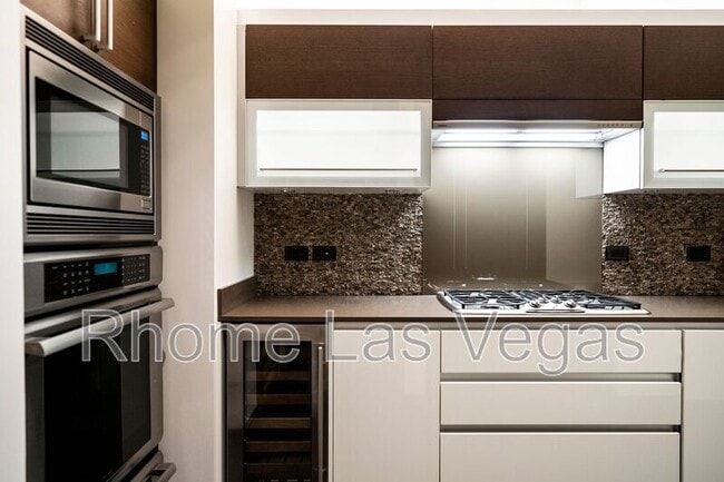 Building Photo - 3750 Las Vegas Blvd S