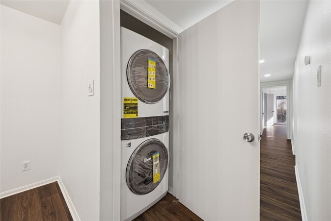 Building Photo - 705 Harold St