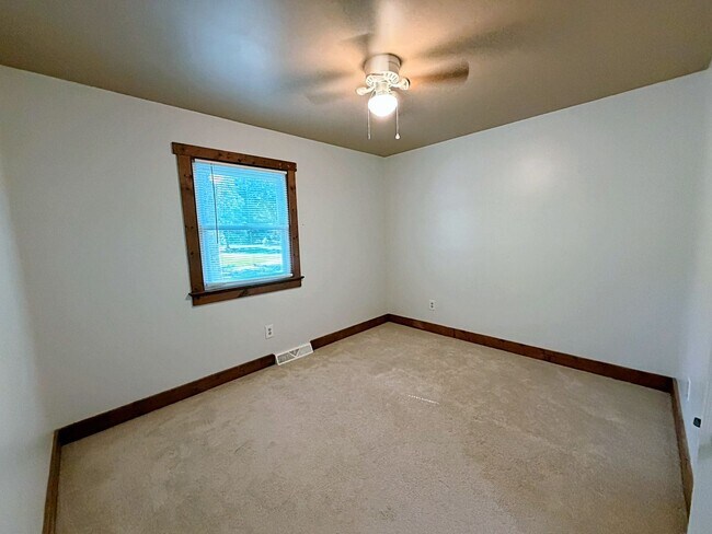 Building Photo - 8800 Sedbergh Dr