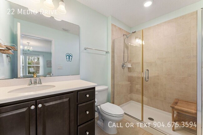 Building Photo - 22 Medio Dr