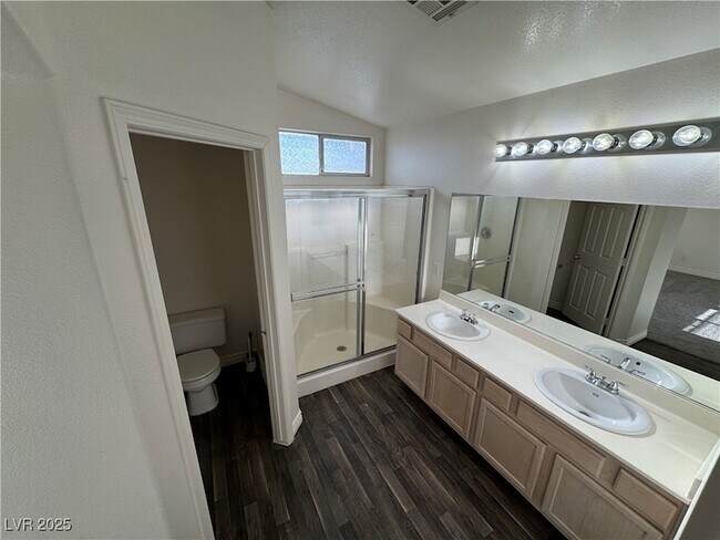 Building Photo - 2721 Pan Pacific Rd