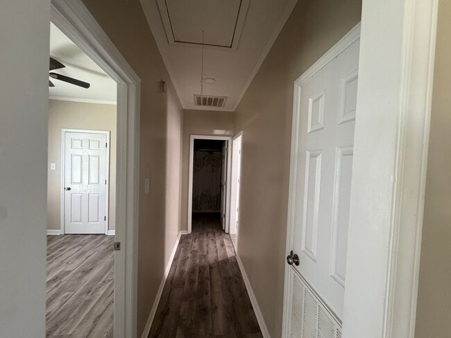 Building Photo - MOVE-IN READY!