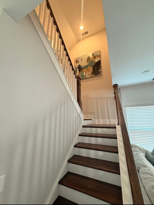 Building Photo - 9030 Headwaters Dr