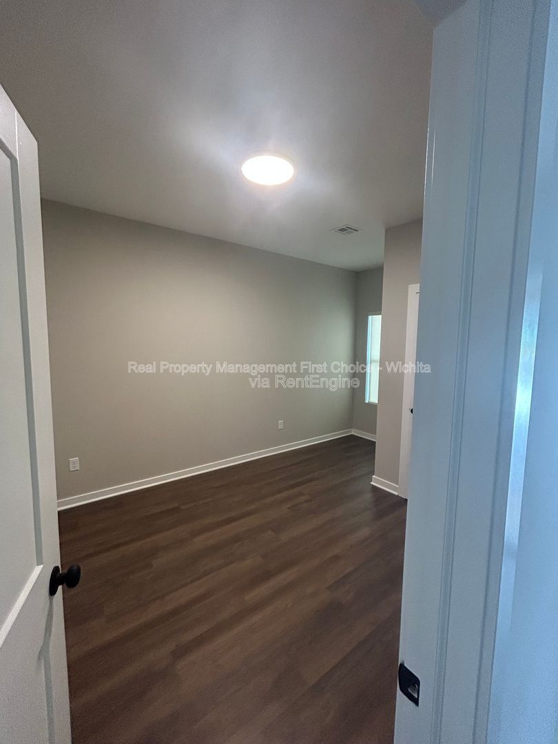 Building Photo - 1965 Cody