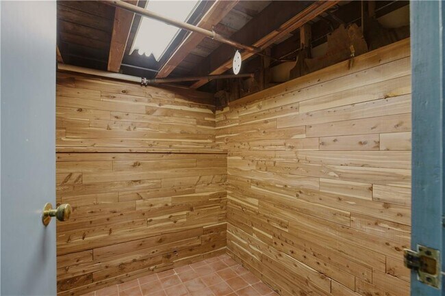 Building Photo - 117 Camp Ave