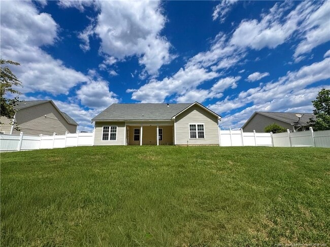 Building Photo - 865 Fairfield Cir