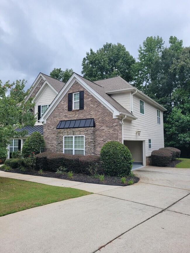 Building Photo - Home For Rent