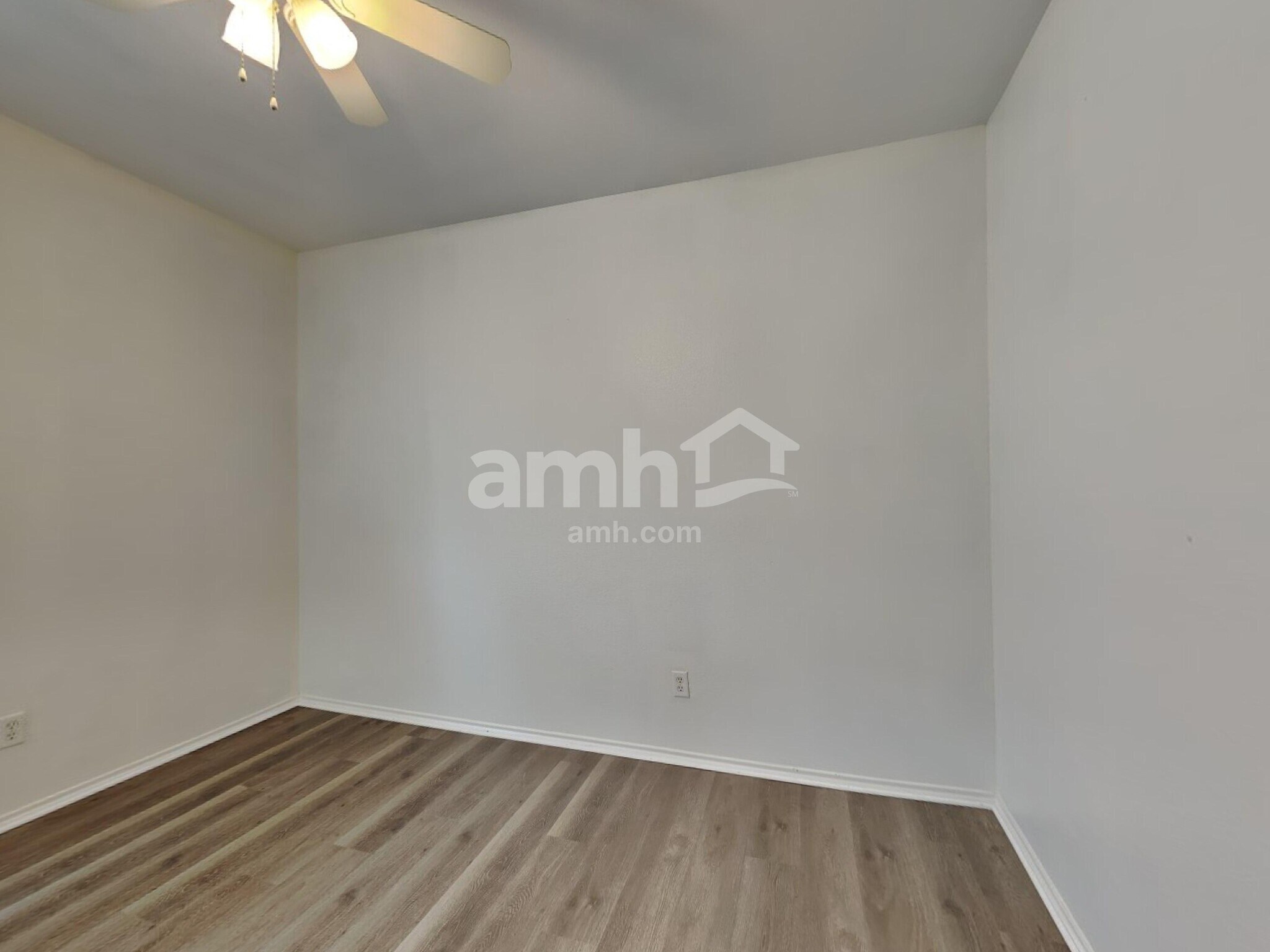 Building Photo - 1105 Skylark Dr