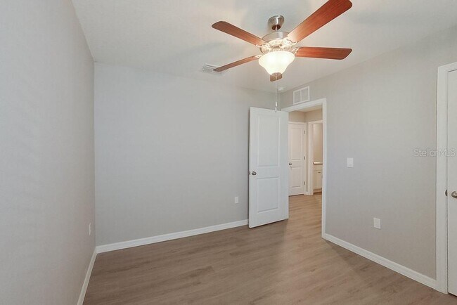 Building Photo - 8656 SW 44th Ct
