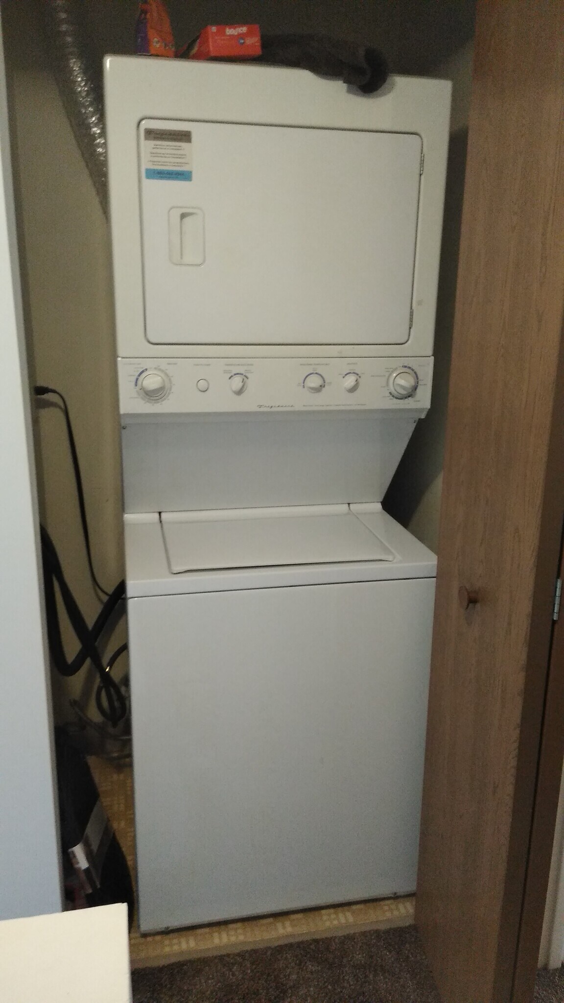 Building Photo - 4 Pine Brook Ln