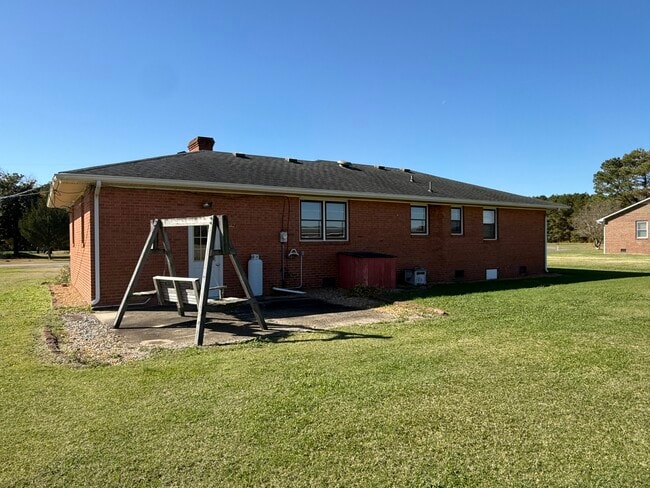 Building Photo - 106 Hawthorne Dr