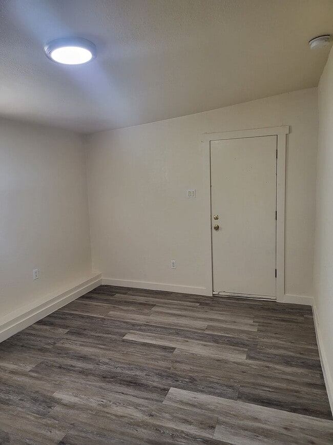 Building Photo - 721 Santa Fe Ave SW