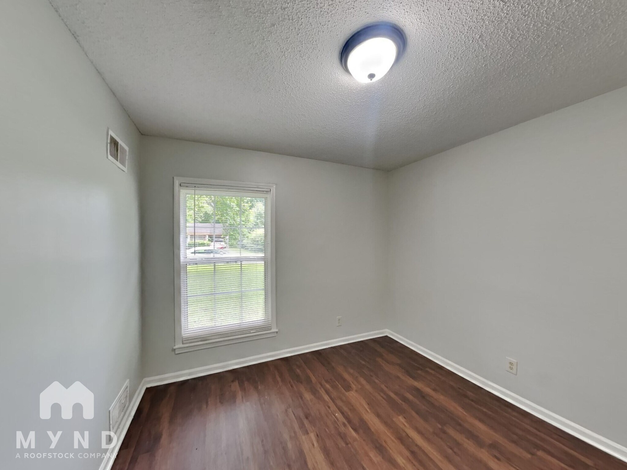 Building Photo - 2274 Ashland Dr