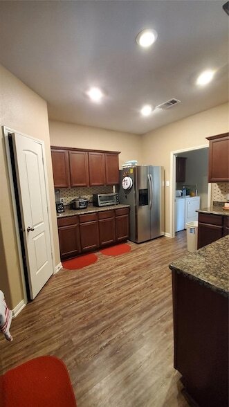 Building Photo - 6237 Stone Lake Dr