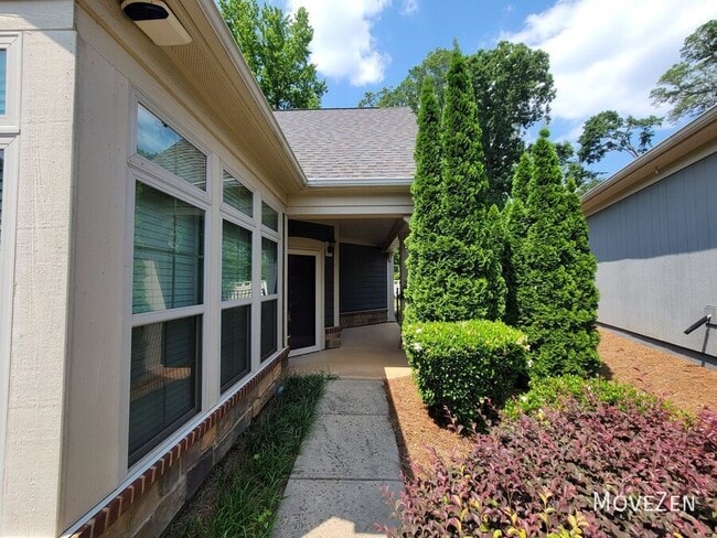 Building Photo - 8011 Parknoll Dr