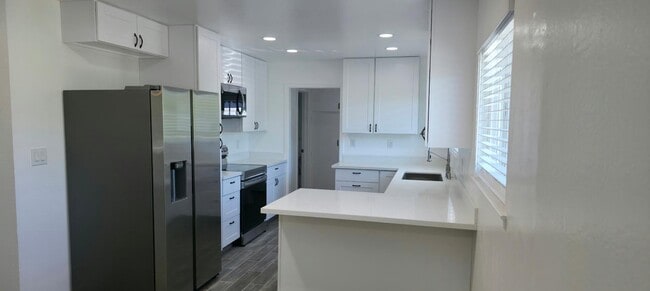 Building Photo - 125 Farrell Ave