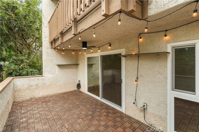 Building Photo - 5339 Coldwater Canyon Ave