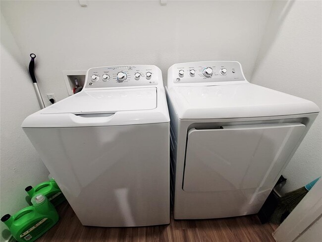 Building Photo - 14309 Sandrock Bnd