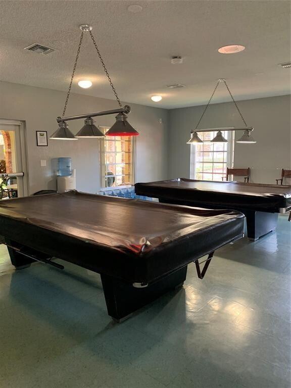 Building Photo - 257 S Cypress Rd