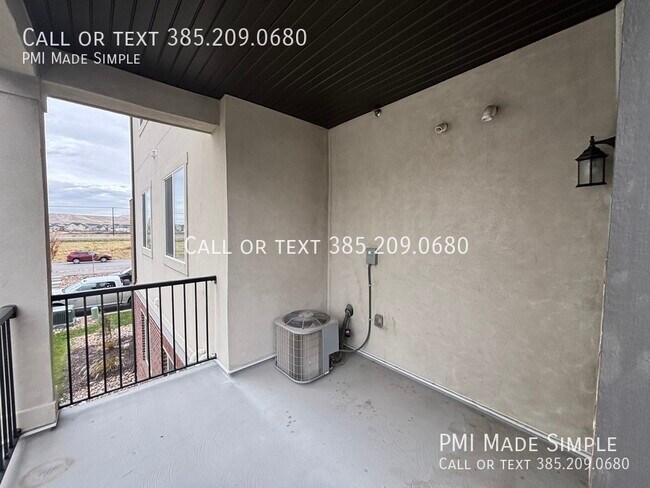 Building Photo - 1985 N 3330 W