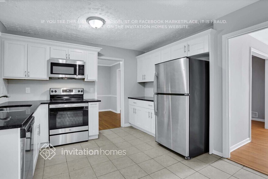 Building Photo - 2737 Knollview Dr