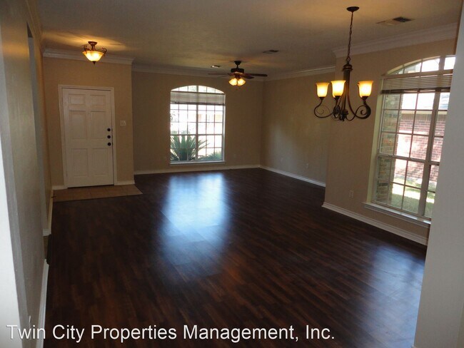 Building Photo - 4 br, 2 bath House - 1712 Laura Ln.