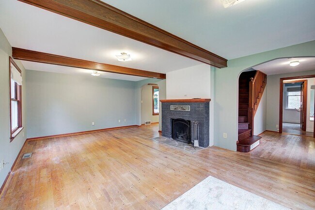 Building Photo - 5Bd/2.5Ba Redmond House