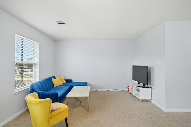 Building Photo - 8624 Cedar Plains Ln
