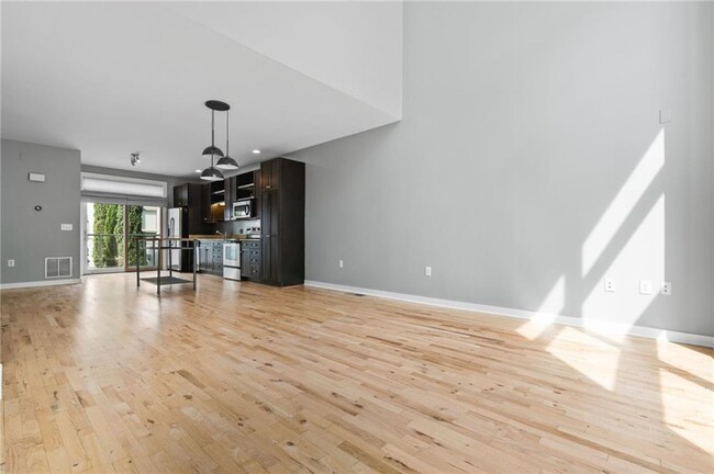 Building Photo - 1360 Peter Haughton Way