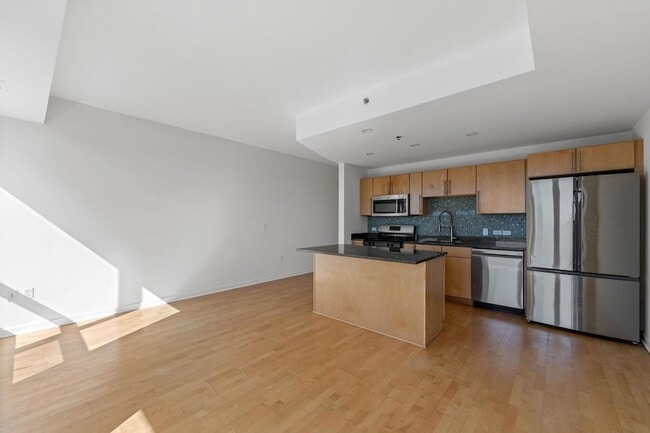 Building Photo - 929 Portland Ave