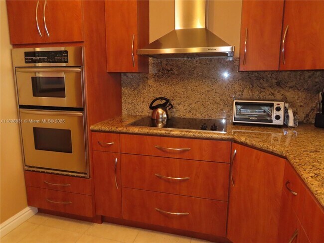 Building Photo - 5701 Collins Ave